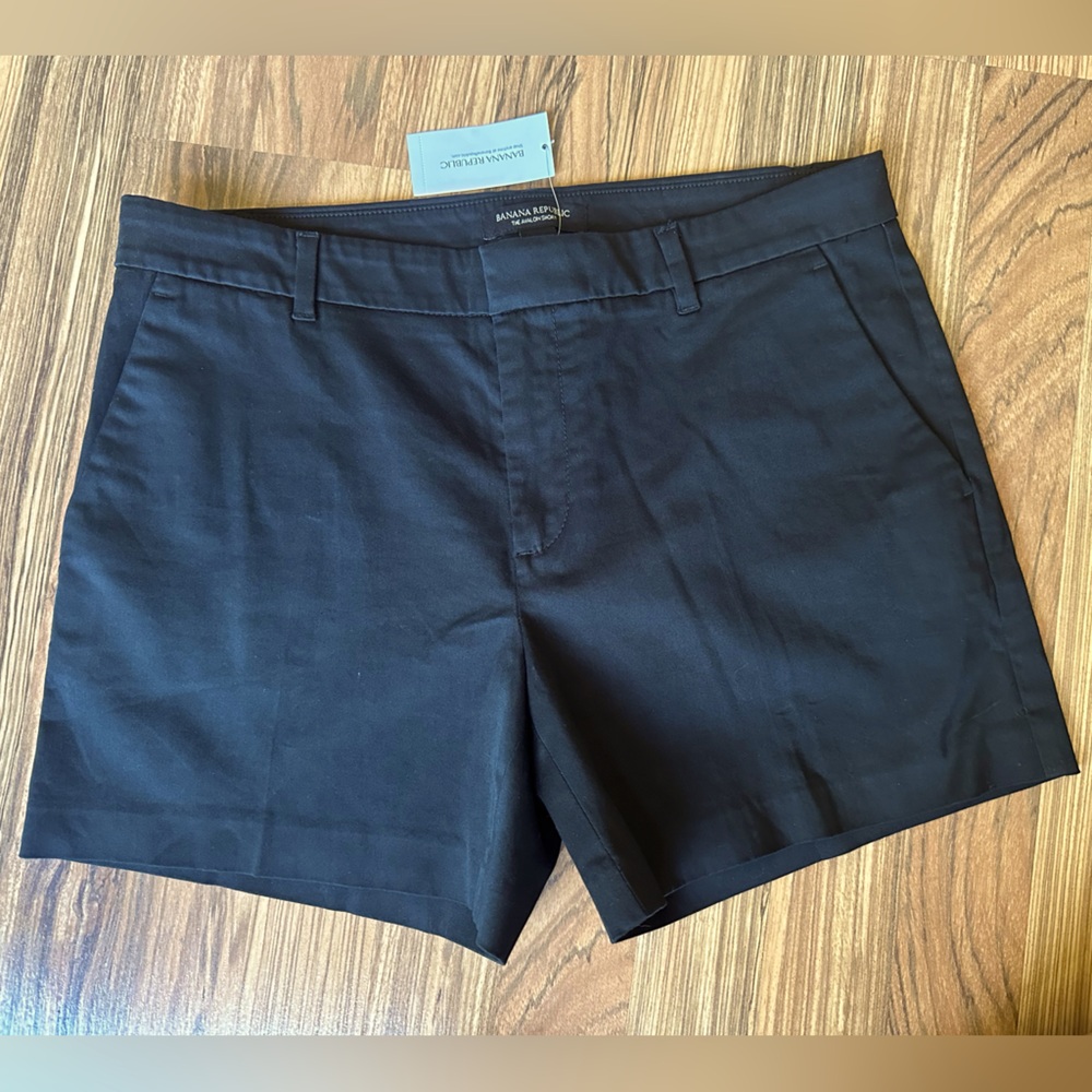 NWT - Banana Republic - The Avalon Short